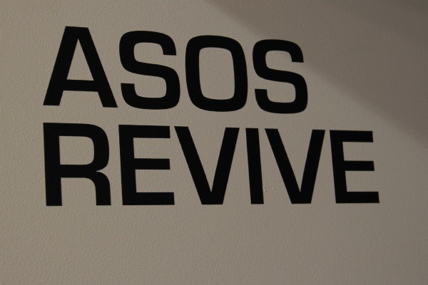 Im Londoner Showroom von ASOS: Die Sommerkollektionen 2012 von ASOS White, ASOS Black, ASOS Revive und ASOS Africa