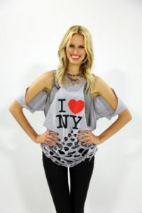 Das perfekte Model: Gewinnt eines von drei von Karolina "KK" Kurkova signierten "I love New York" T-Shirts