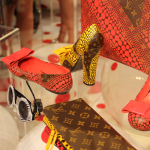 Die Kooperation von Louis Vuitton und Yayoi Kusama geht in die zweite Runde: Das Opening des Pop-Up Stores in Paris